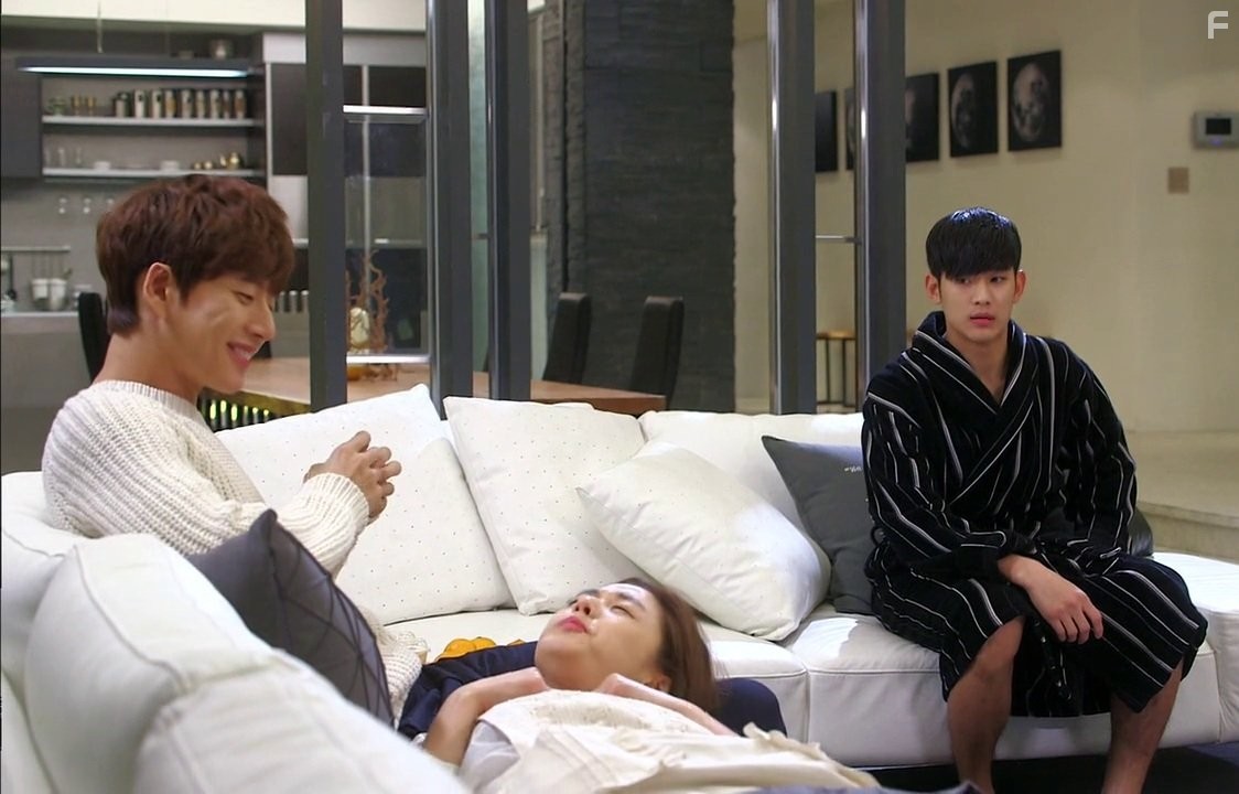 Ji-hyun Jun, Hae-Jin Park, and Soo-Hyun Kim in Человек со звезды (2013)