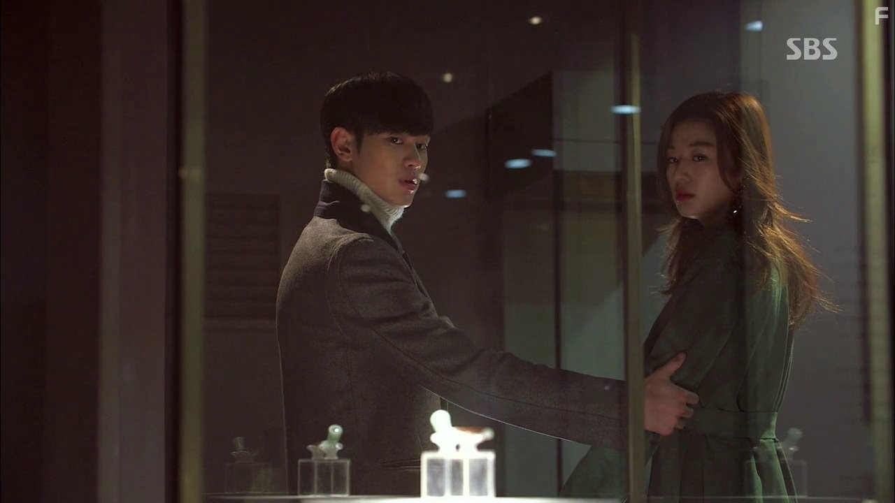 Ji-hyun Jun and Soo-Hyun Kim in Человек со звезды (2013)