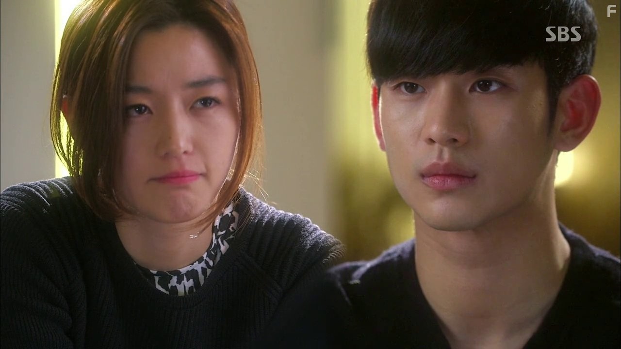 Ji-hyun Jun and Soo-Hyun Kim in Человек со звезды (2013)