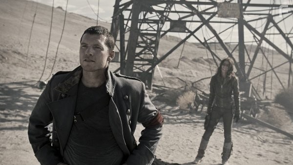 Sam Worthington and Moon Bloodgood in Терминатор: Да придёт спаситель (2009)