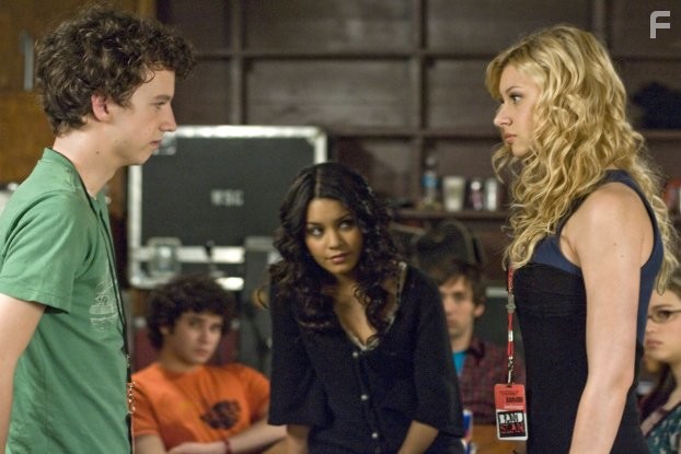 Gaelan Connell, Vanessa Hudgens, and Aly Michalka in Бэндслэм (2009)