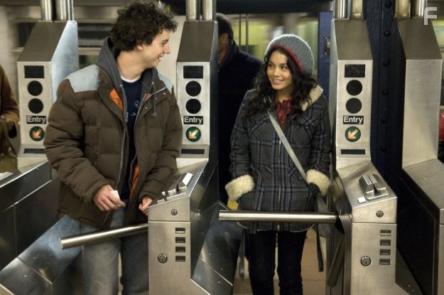 Gaelan Connell and Vanessa Hudgens in Бэндслэм (2009)