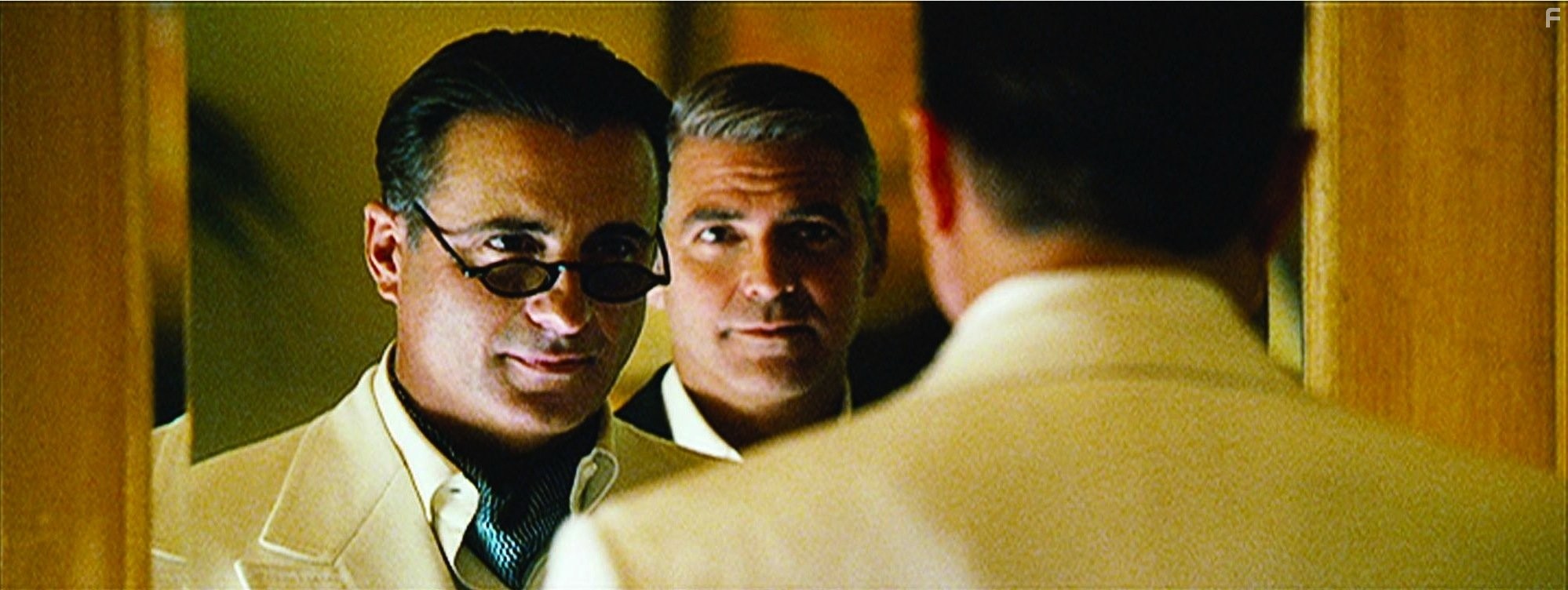 George Clooney and Andy Garcia in Тринадцать друзей Оушена (2007)