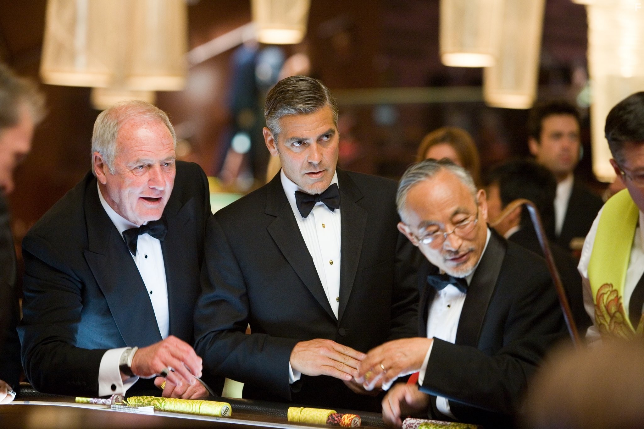 George Clooney and Jerry Weintraub in Тринадцать друзей Оушена (2007)