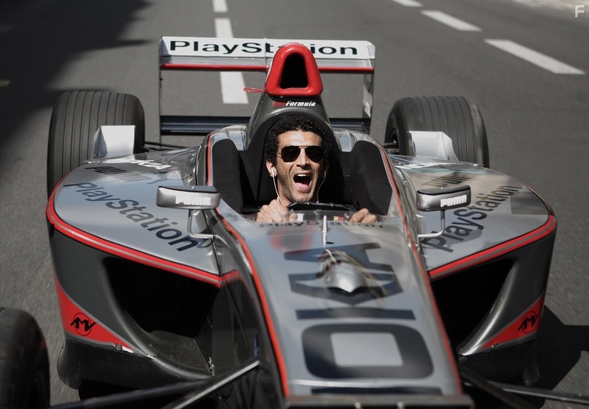 Ramzy Bedia in Мы - легенды (2008)