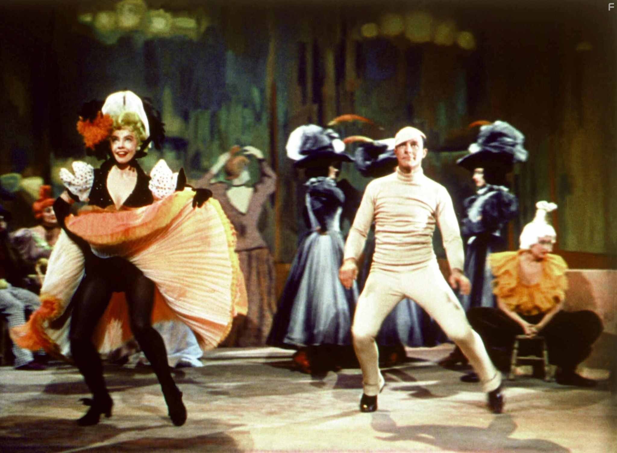 Gene Kelly and Leslie Caron in Американец в Париже (1951)