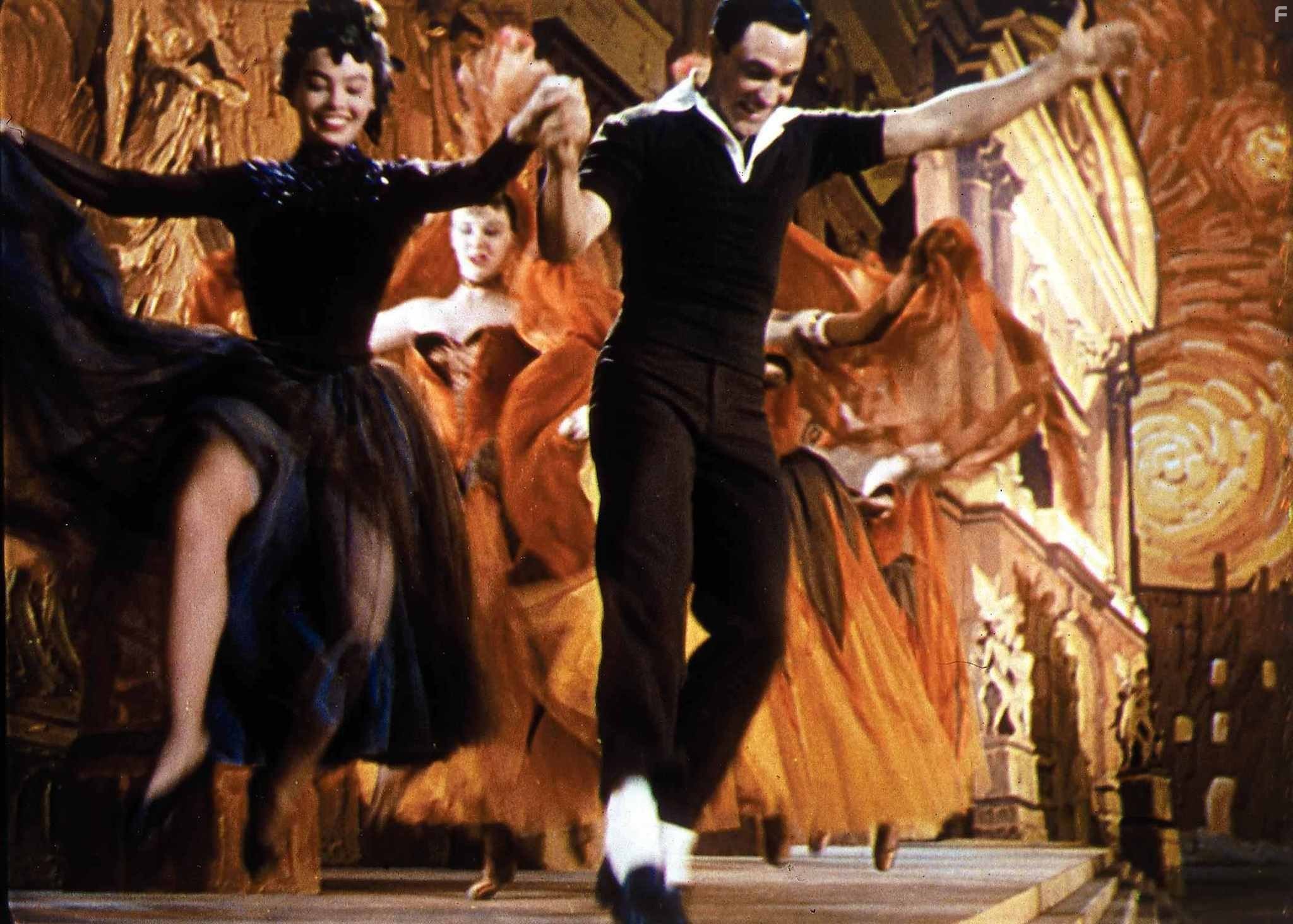 Gene Kelly and Leslie Caron in Американец в Париже (1951)