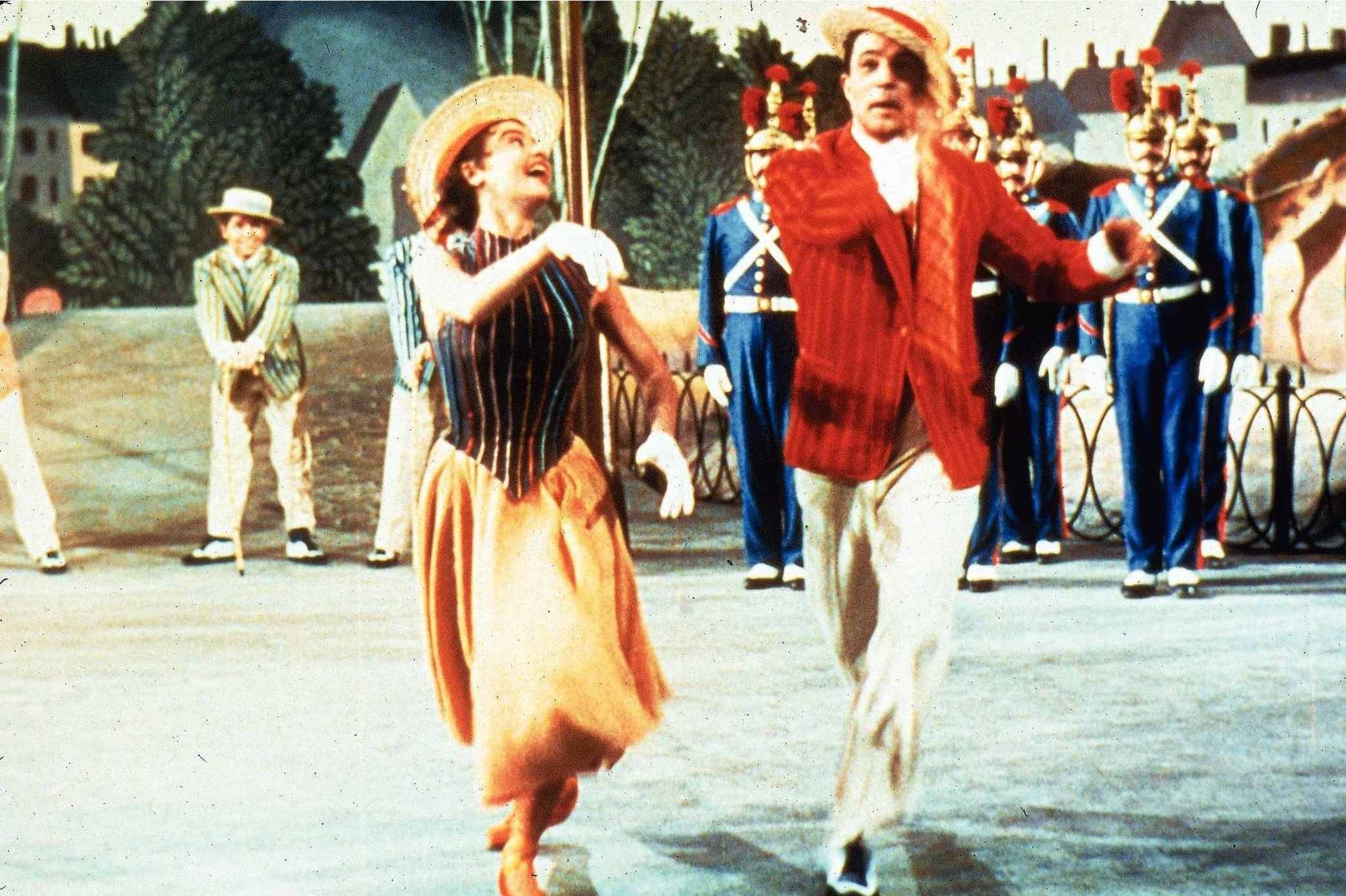 Gene Kelly and Leslie Caron in Американец в Париже (1951)