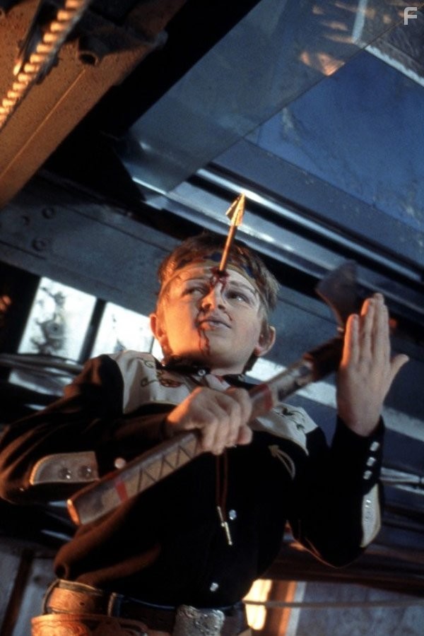 Mikhael Speidel in Тринадцать привидений (2001)