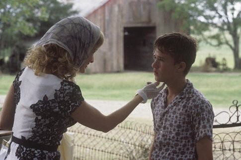 Kyra Sedgwick and Haley Joel Osment in Подержанные львы (2003)