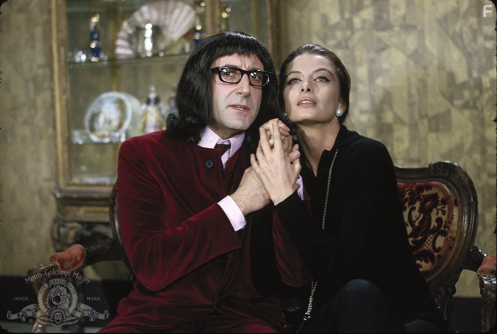 Peter Sellers and Capucine in Чтo нового, кошечка? (1965)