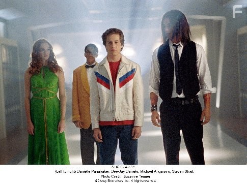 Michael Angarano, Dee Jay Daniels, Danielle Panabaker, and Steven Strait in Высший пилотаж (2005)