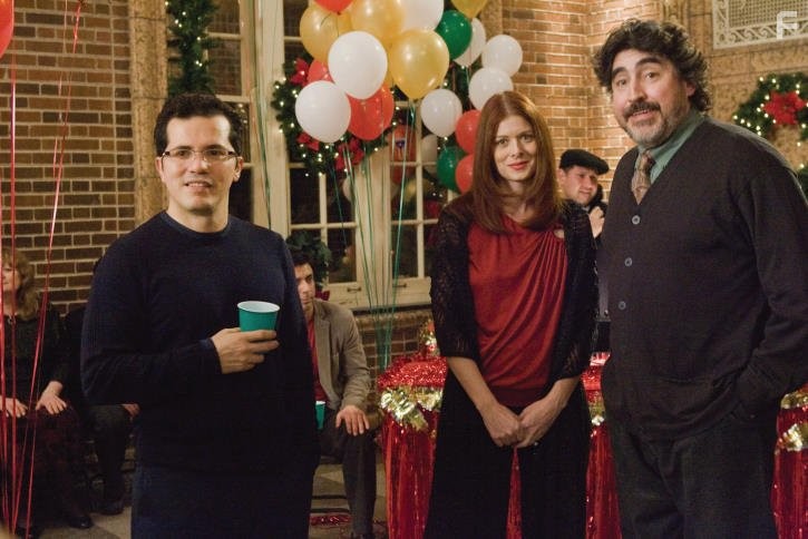 John Leguizamo, Alfred Molina, and Debra Messing in С праздниками ничто не сравнится (2008)