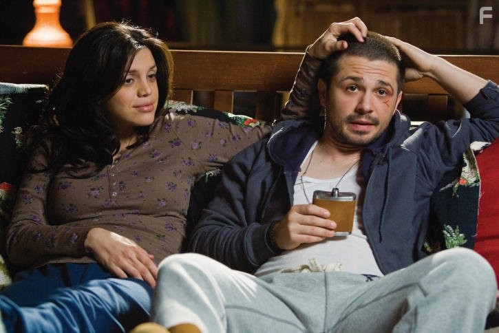 Freddy Rodr?guez and Vanessa Ferlito in С праздниками ничто не сравнится (2008)