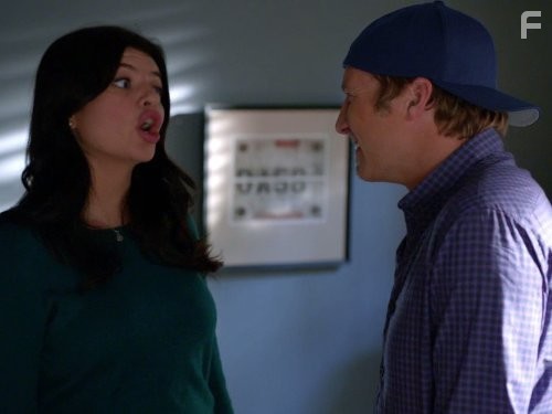 Ryan Hansen and Casey Wilson in Счастливый конец (2011)