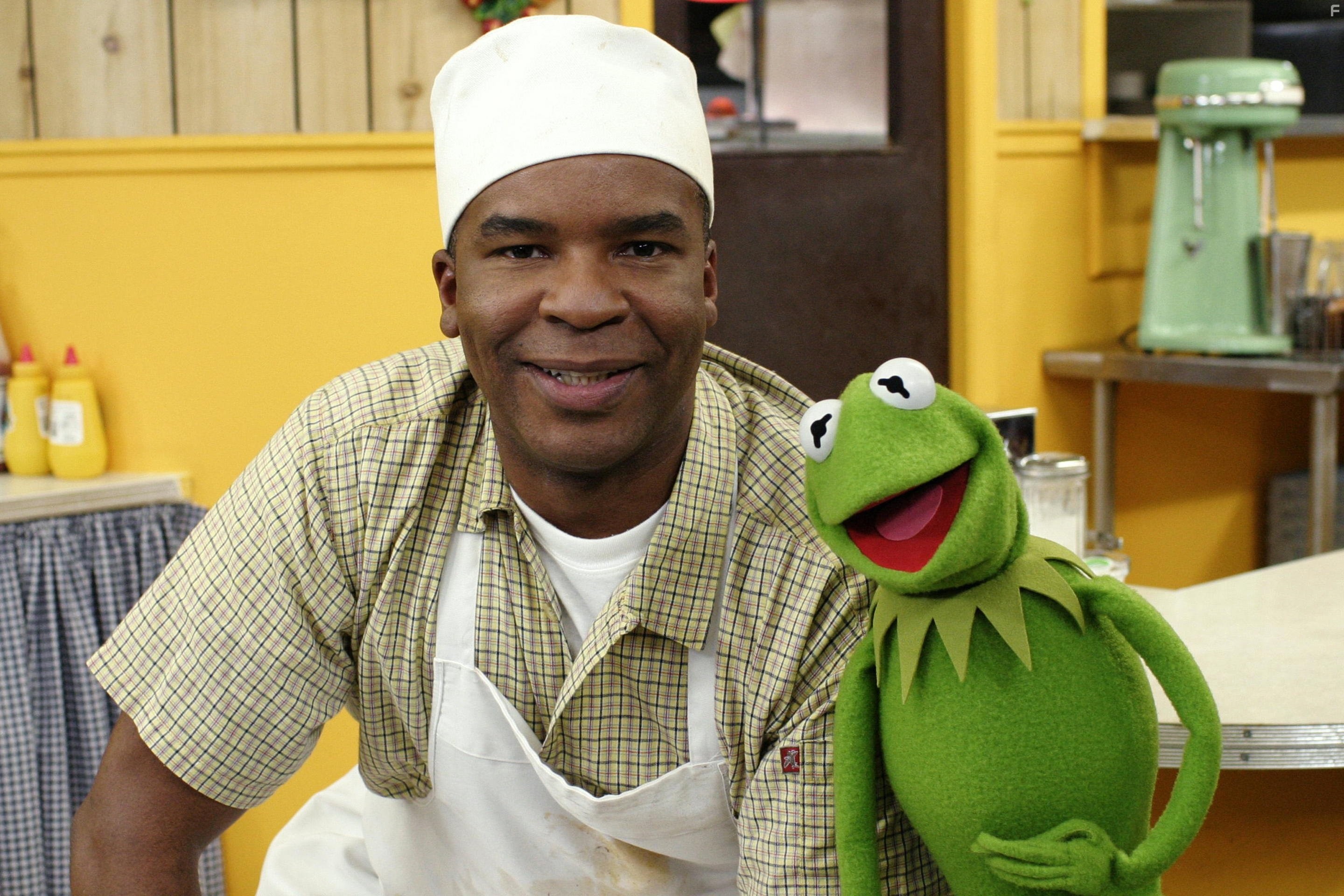 David Alan Grier and Kermit the Frog in Шоу Маппетов: Волшебник из страны Оз (2005)