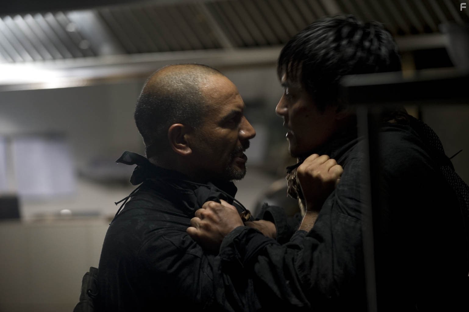 Temuera Morrison in Морской пехотинец 2 (2009)