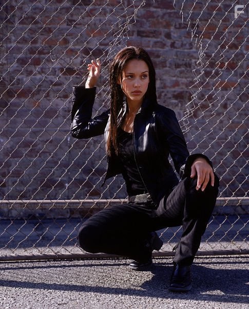 Jessica Alba in Темный ангел (2000)