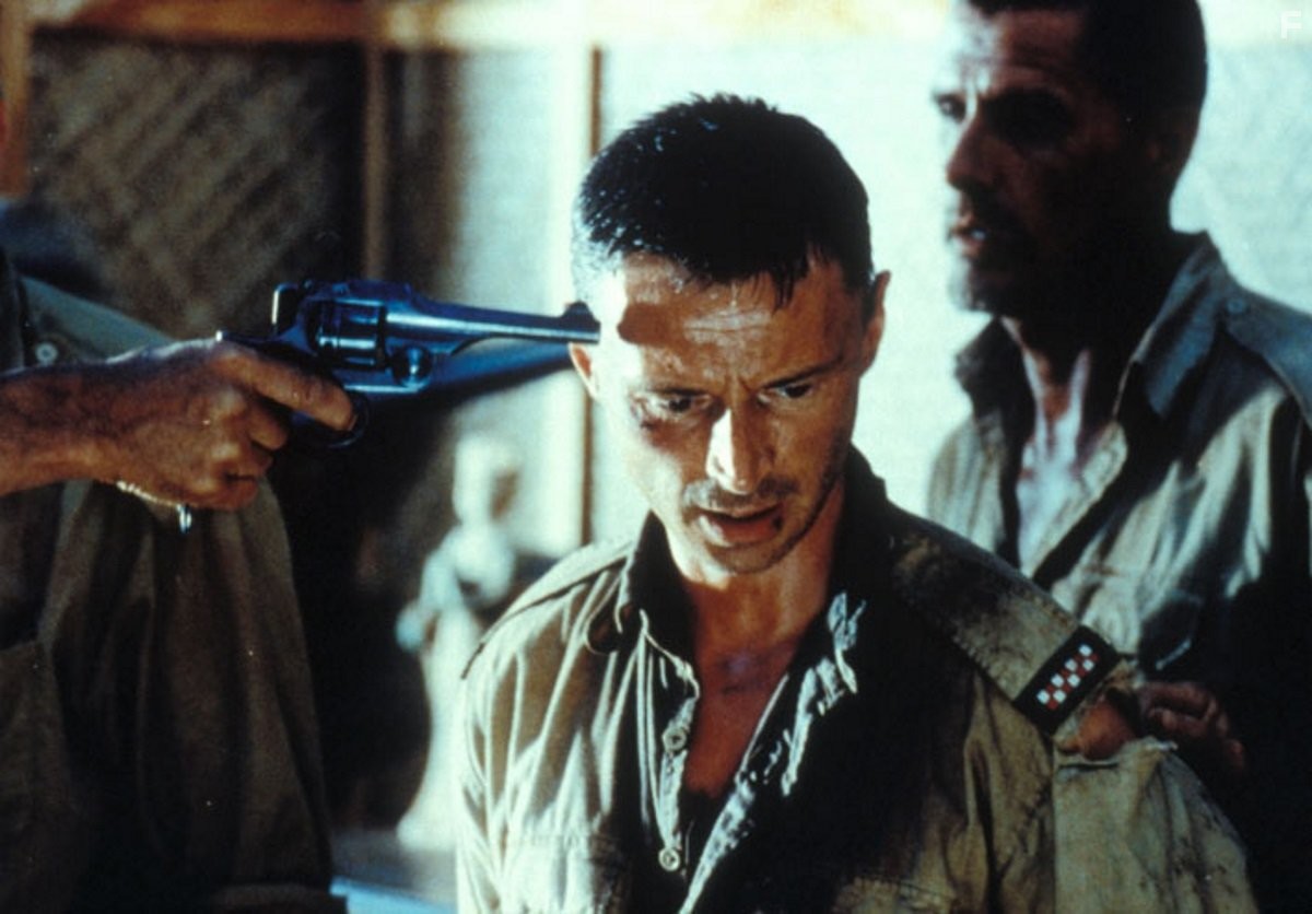 Robert Carlyle in Последняя война (2001)