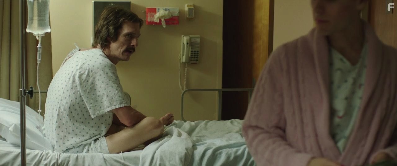 Matthew McConaughey and Jared Leto in Далласский клуб покупателей (2013)