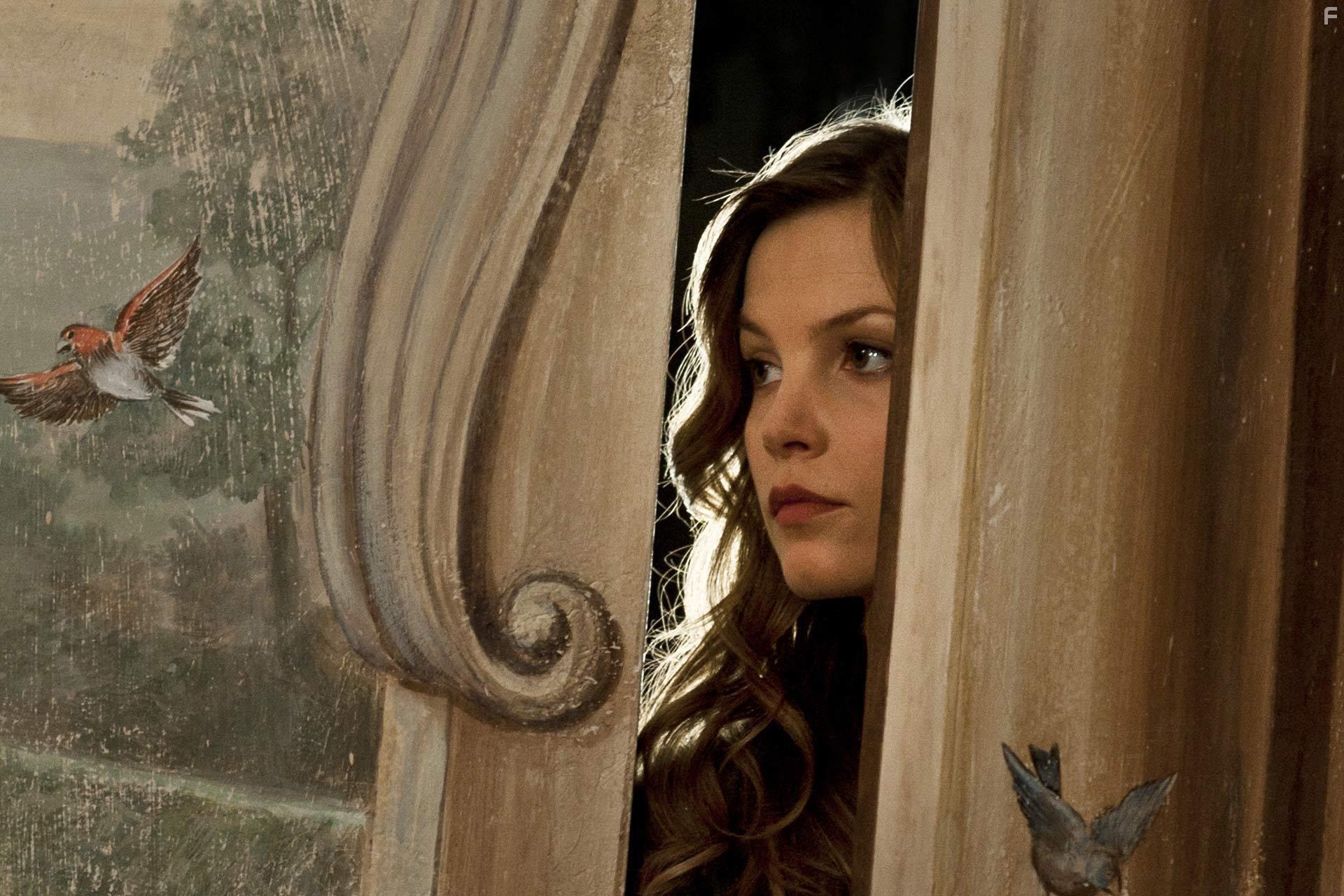 Sylvia Hoeks in La migliore offerta (2013)