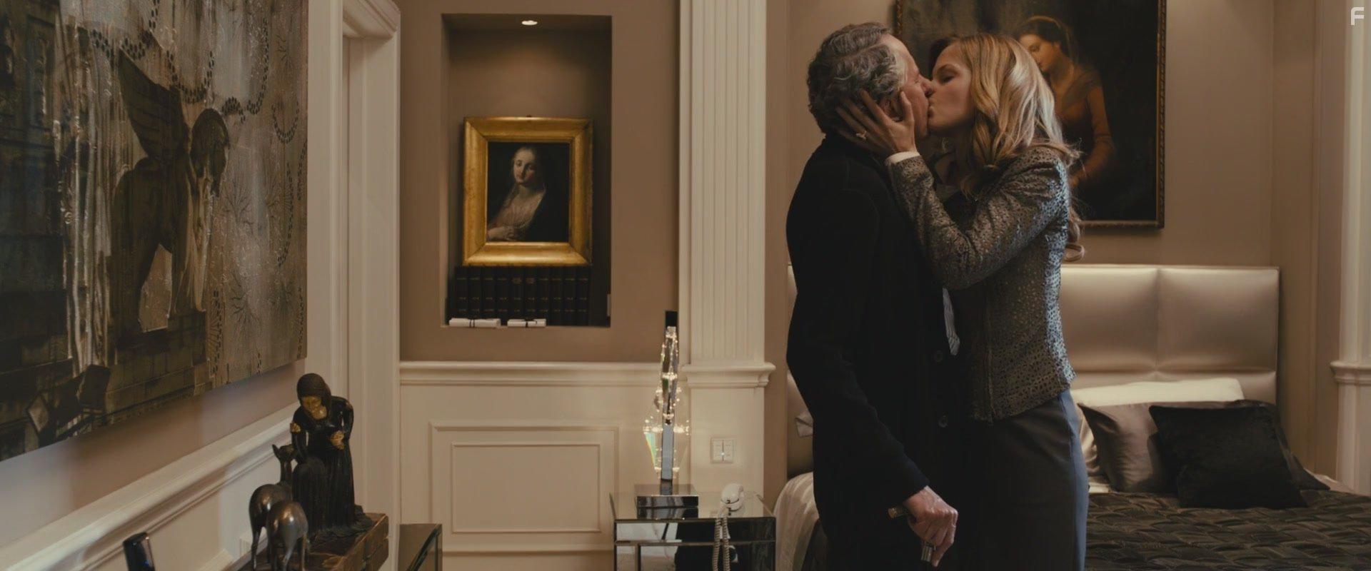 Geoffrey Rush and Sylvia Hoeks in La migliore offerta (2013)