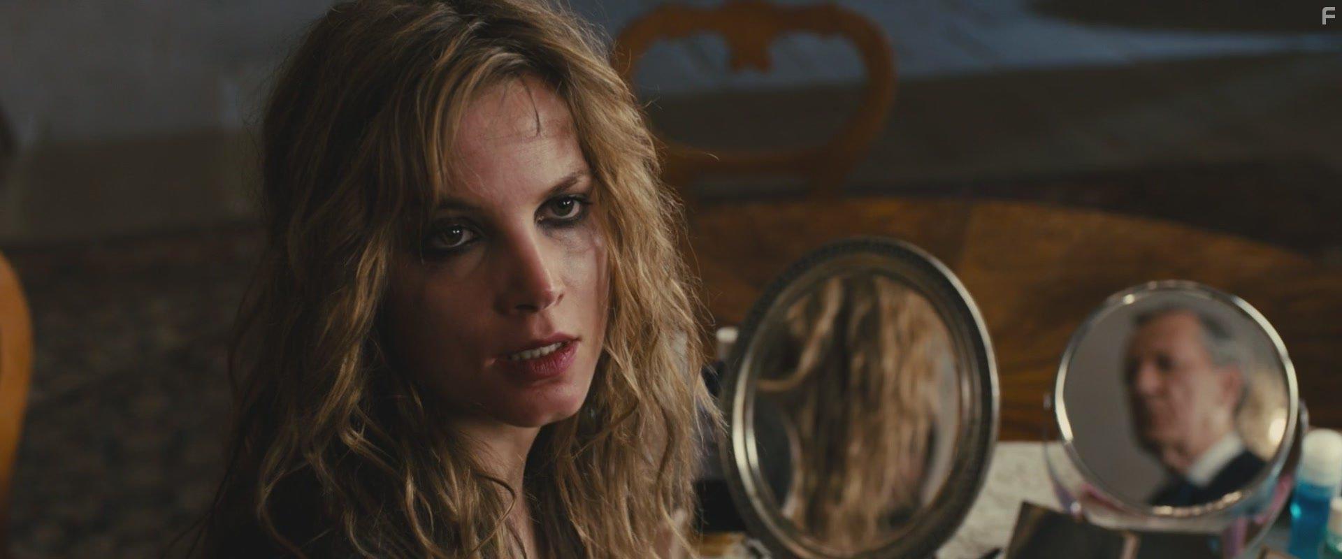 Geoffrey Rush and Sylvia Hoeks in La migliore offerta (2013)