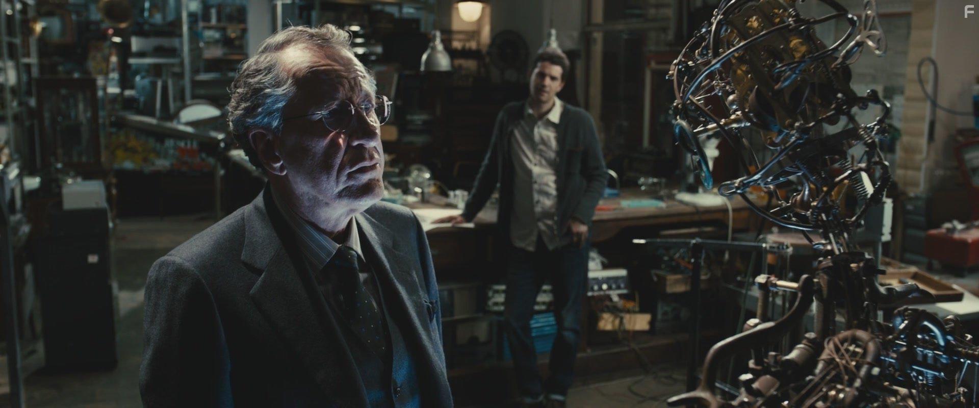 Geoffrey Rush and Jim Sturgess in La migliore offerta (2013)