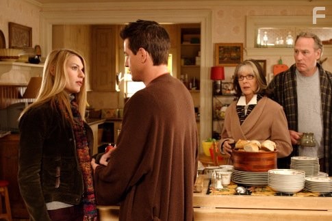 Claire Danes, Diane Keaton, and Dermot Mulroney in Привет семье (2005)
