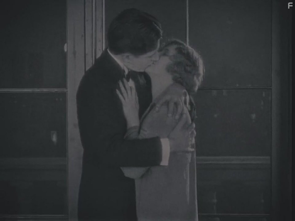 June and Ivor Novello in Жилец (1927)