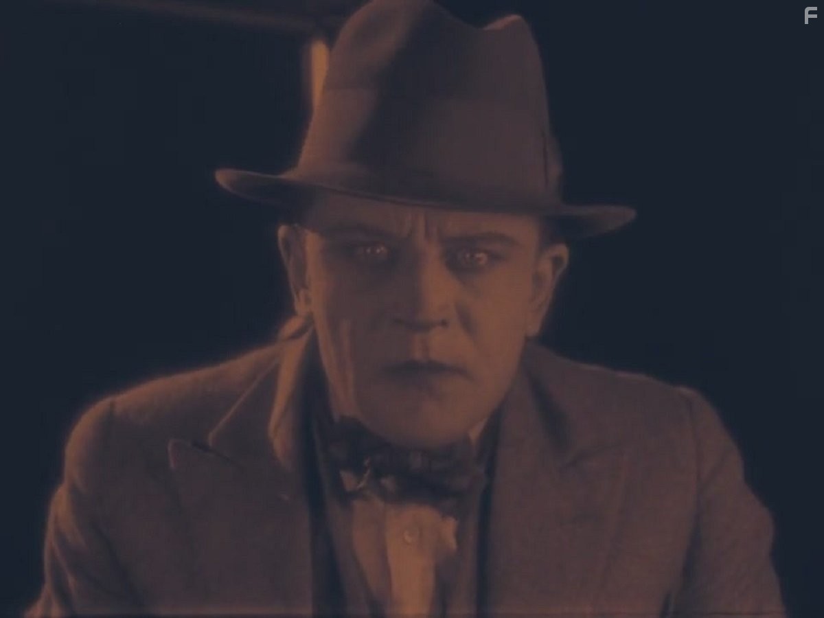 Malcolm Keen in Жилец (1927)
