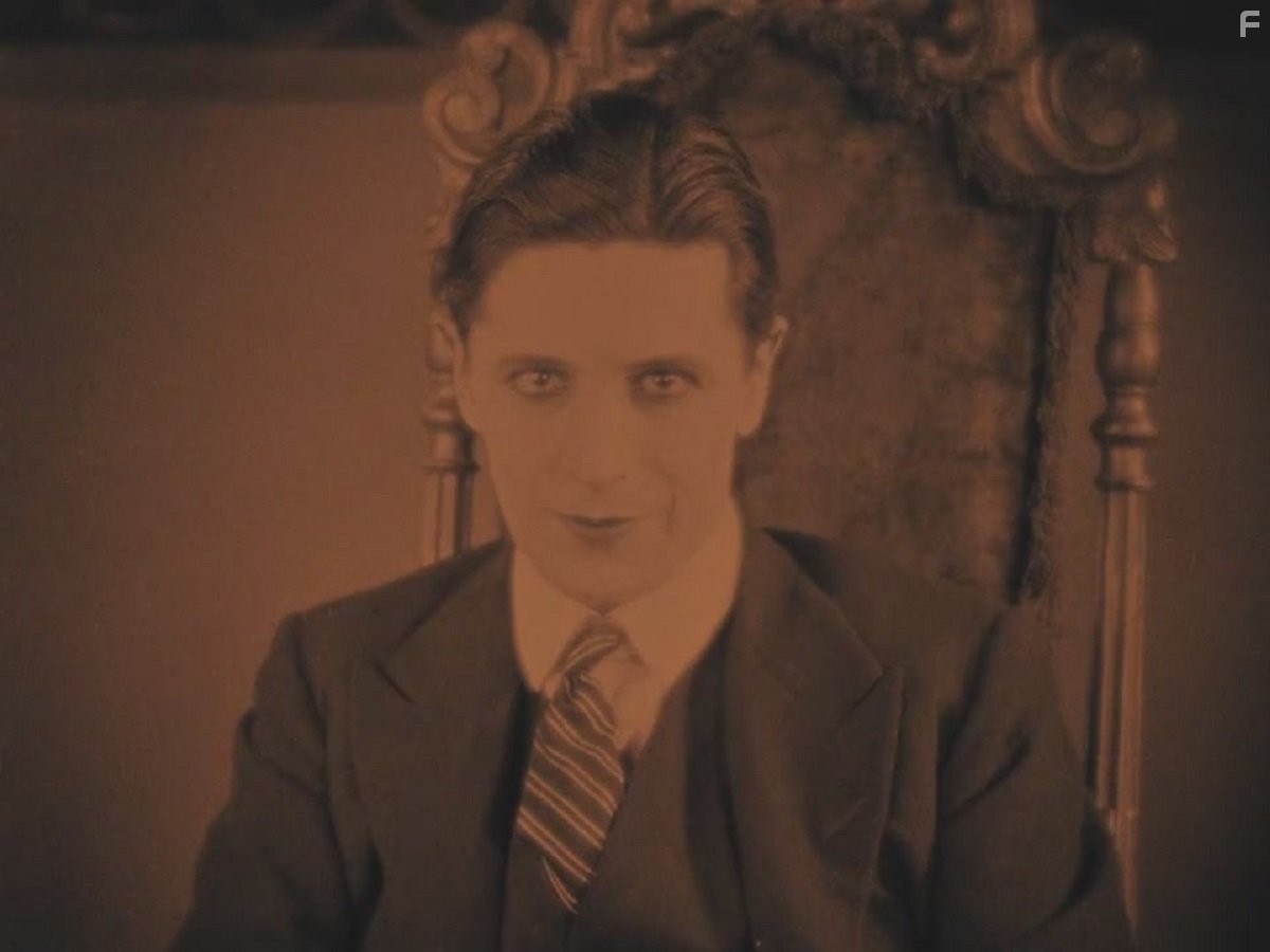 Ivor Novello in Жилец (1927)