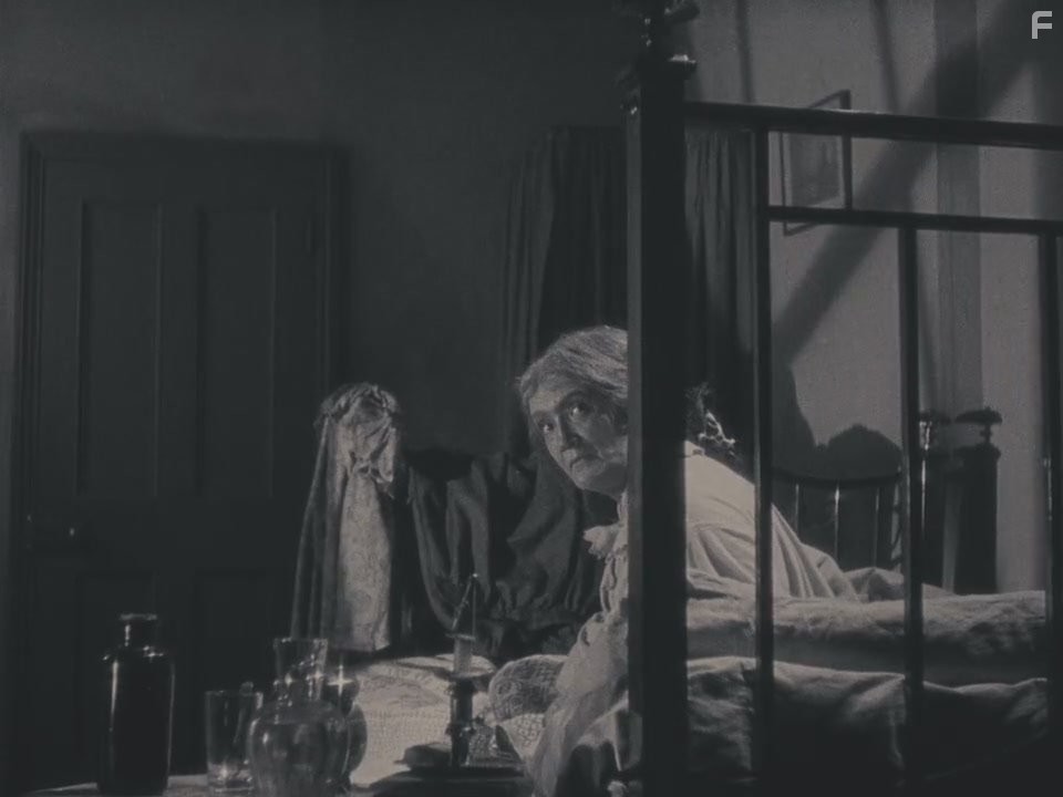 Marie Ault in Жилец (1927)