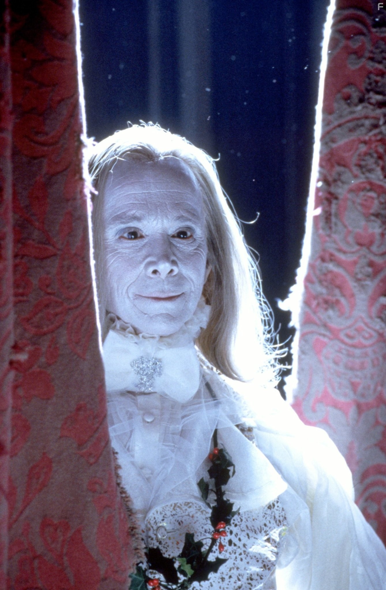 Joel Grey in Духи Рождества (1999)