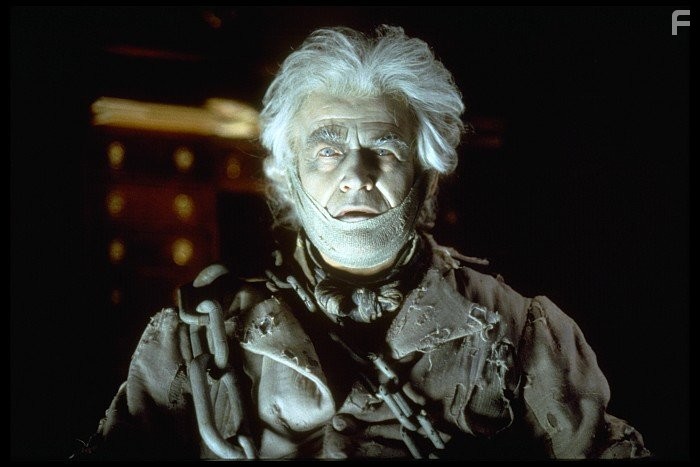 Bernard Lloyd in Духи Рождества (1999)