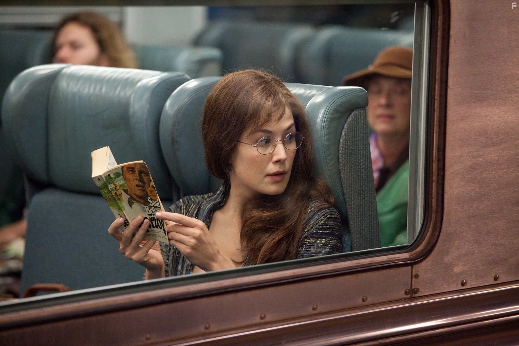 Rosamund Pike in По версии Барни (2010)