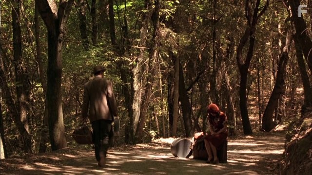 Keanu Reeves and Aitana S?nchez-Gij?n in Прогулка в облаках (1995)