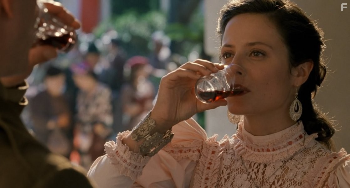 Aitana S?nchez-Gij?n in Прогулка в облаках (1995)