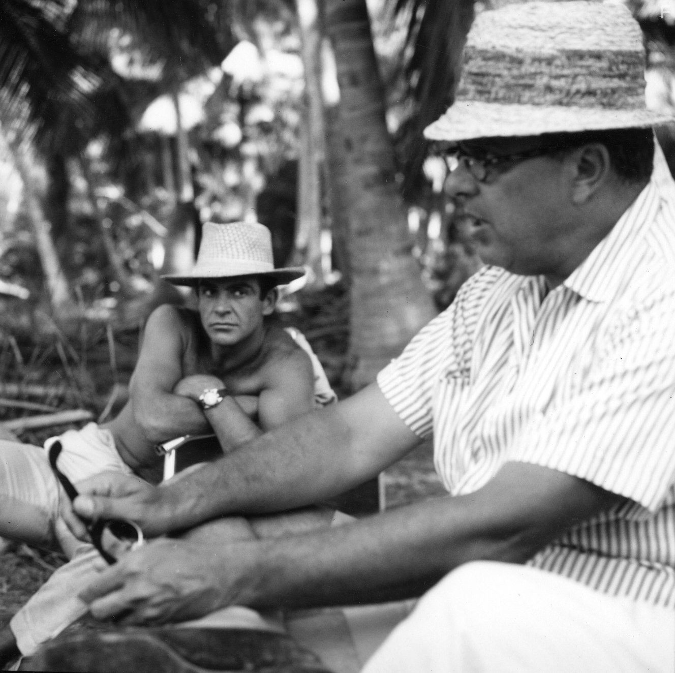 Sean Connery and Harry Saltzman in Все или ничего: Неизвестная история агента 007 (2012)