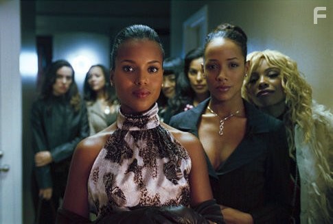 Paula Jai Parker, Kerry Washington, and Dania Ramirez in Она ненавидит меня (2004)
