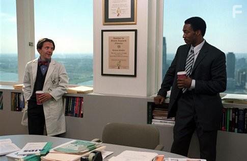 David Bennent and Anthony Mackie in Она ненавидит меня (2004)