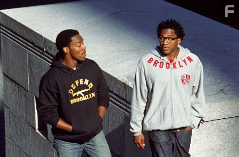 Q-Tip and Anthony Mackie in Она ненавидит меня (2004)