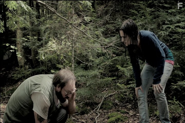 Ethan Suplee and Holly Deveaux in Свидетели должны замолчать (2013)