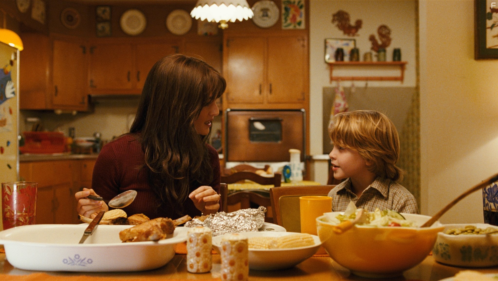 Rachel Weisz and Christian Ashdale in Милые кости (2009)