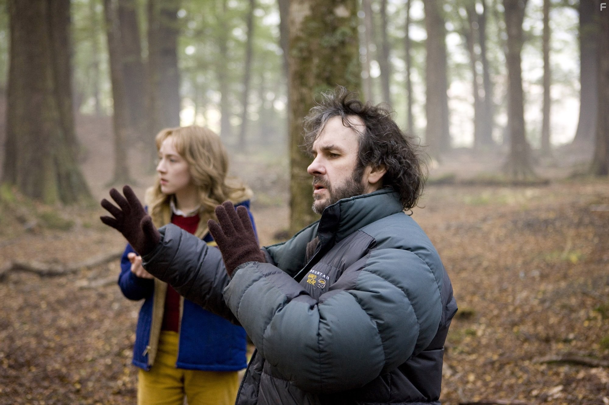 Peter Jackson and Saoirse Ronan in Милые кости (2009)