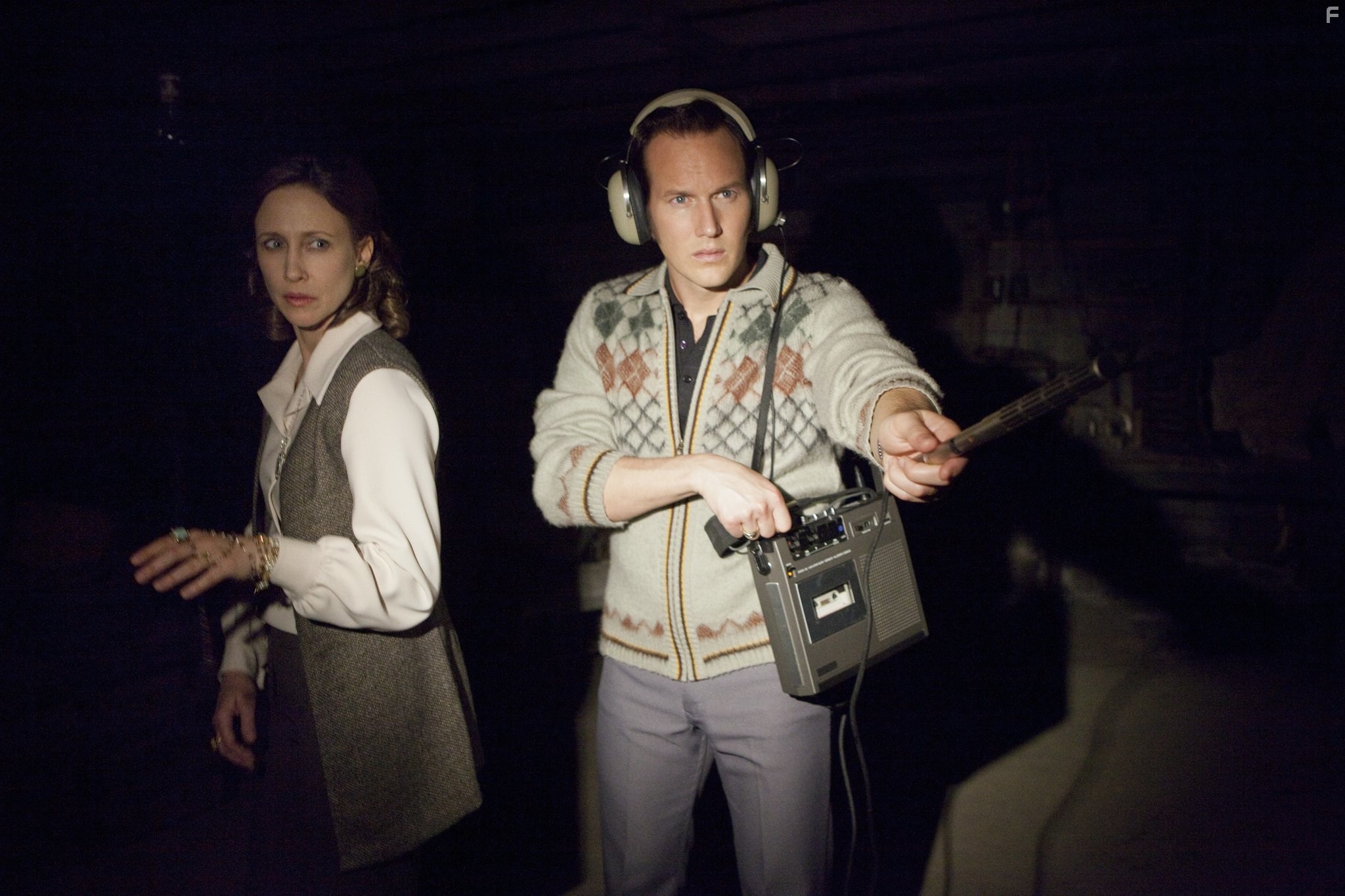 Vera Farmiga and Patrick Wilson in Заклятие (2013)