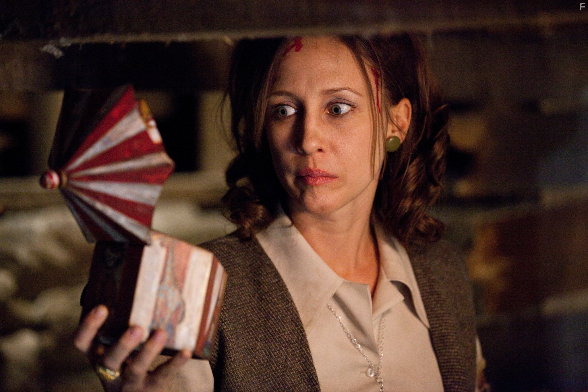 Vera Farmiga in Заклятие (2013)