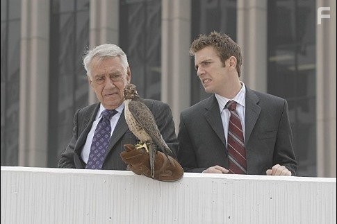 Philip Baker Hall and Bret Harrison in Везунчик Сэм (2006)