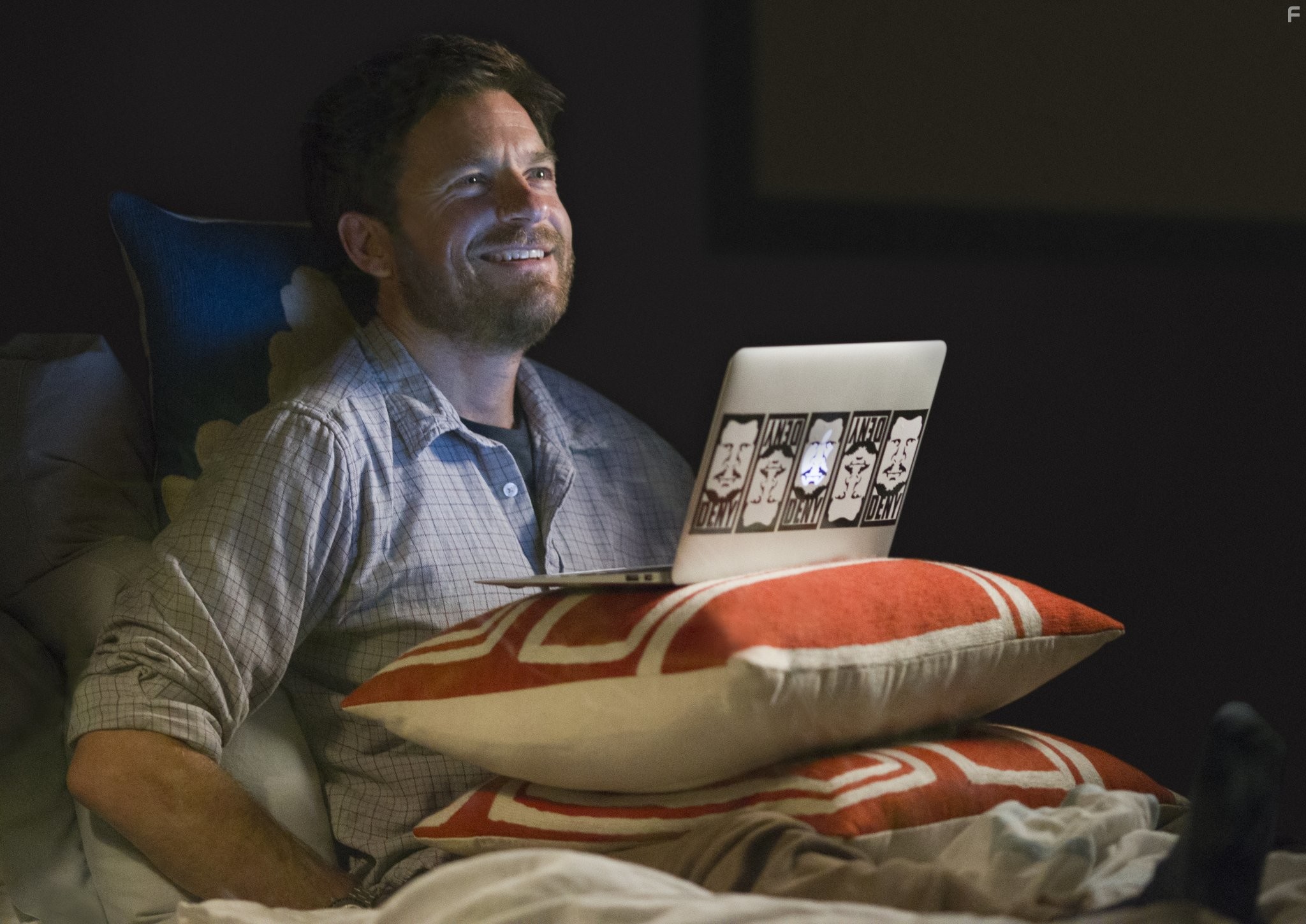 Jason Bateman in Связи нет (2012)