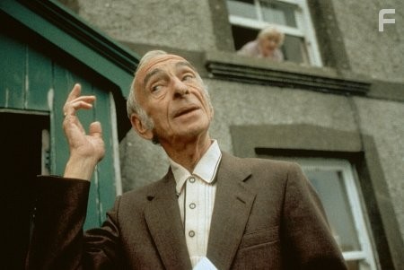 David Kelly in Сюрприз старины Неда (1998)